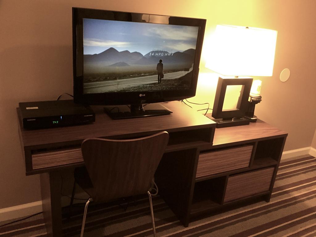 Hotel Super 8 By Wyndham Asbury Park Pokoj fotografie